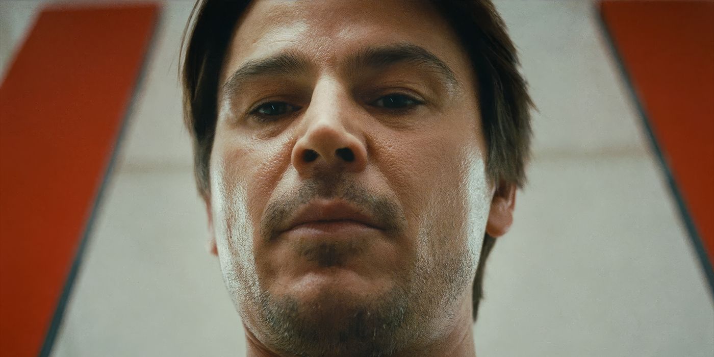 Josh Hartnett in close-up with a serious expression in M. Night Shyamalan's Trap