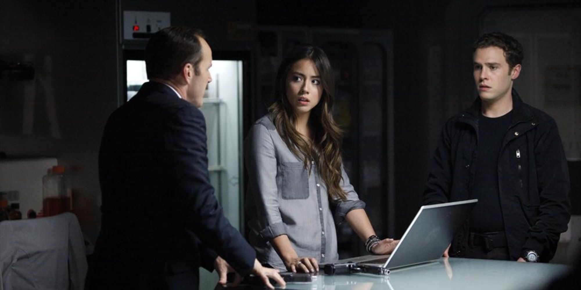 Coulson, Skye and Fitz in deep discussion 