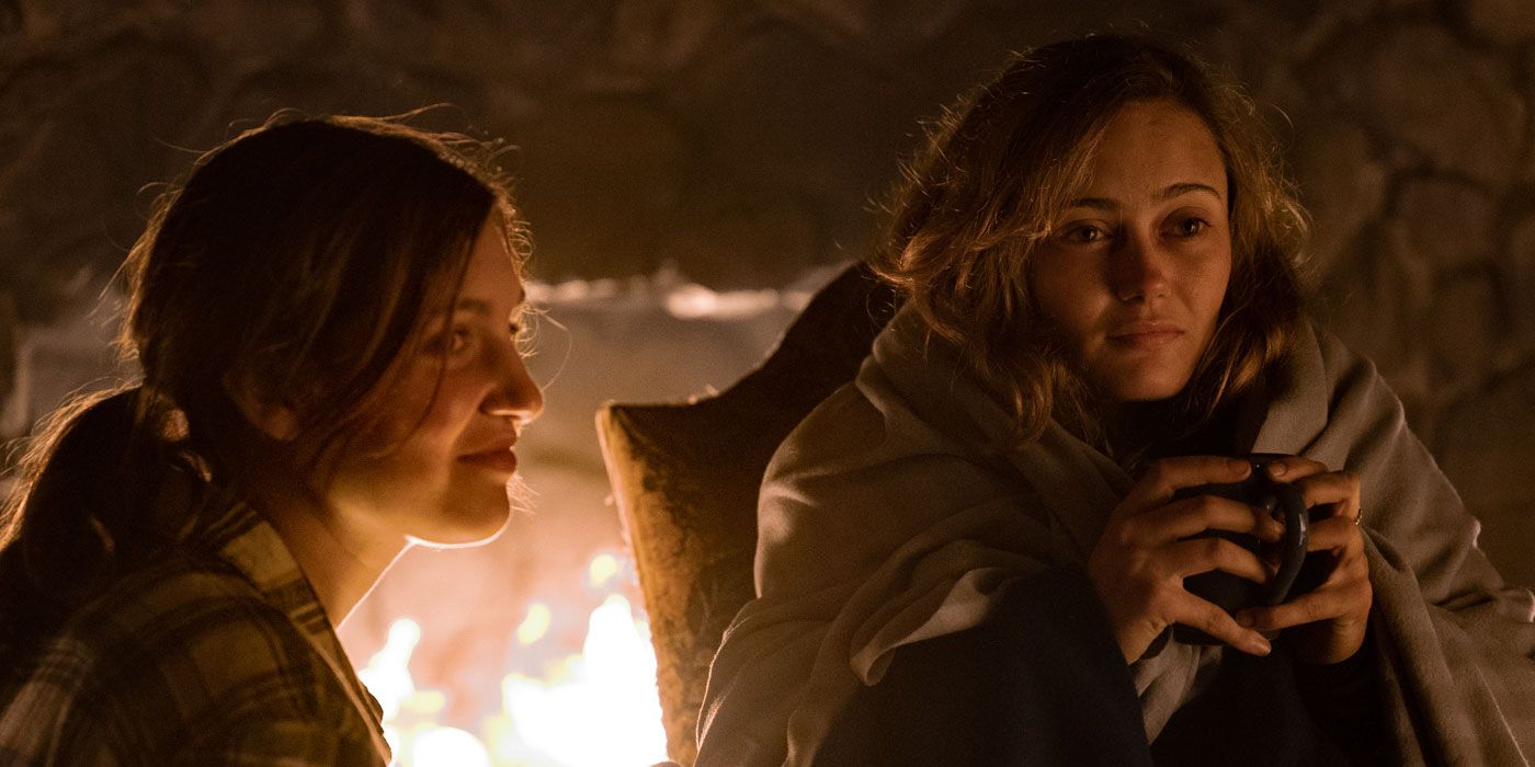 Sophie Nelisse and Ella Purnell in Yellowjackets