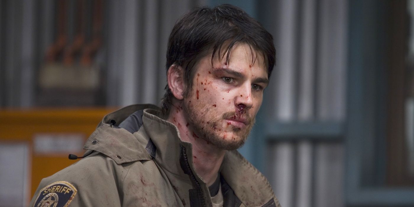 Eben Oleson with blood on his face in 30 Days of Night