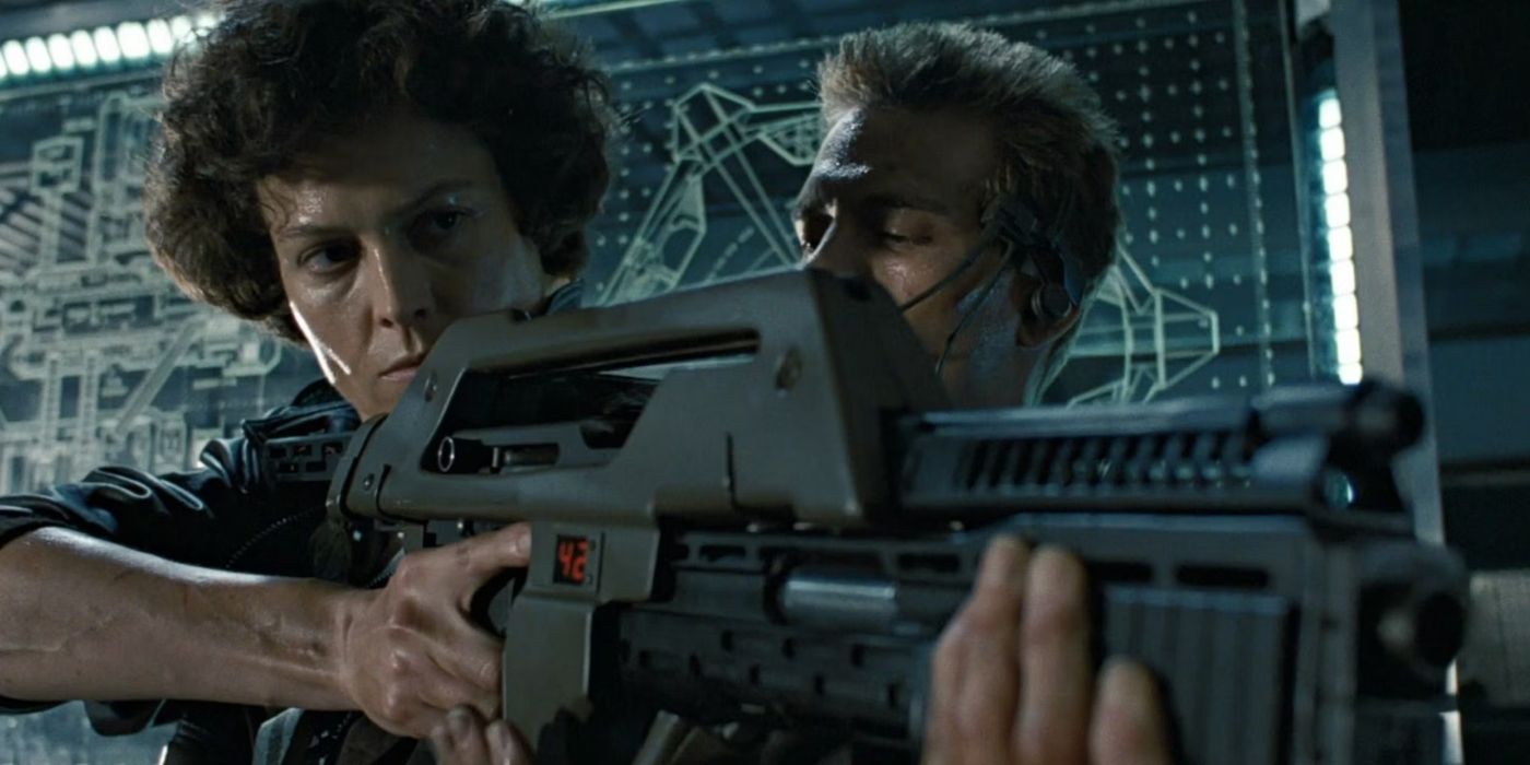 Cpl. Hicks teaching Ripley how to use a pulse rifle from Aliens (1986)