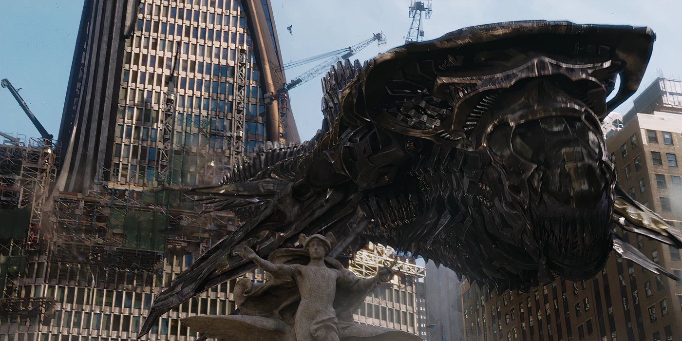 A Chitauri ship wreaks havoc in the Battle of New York in 2012's 'The Avengers'