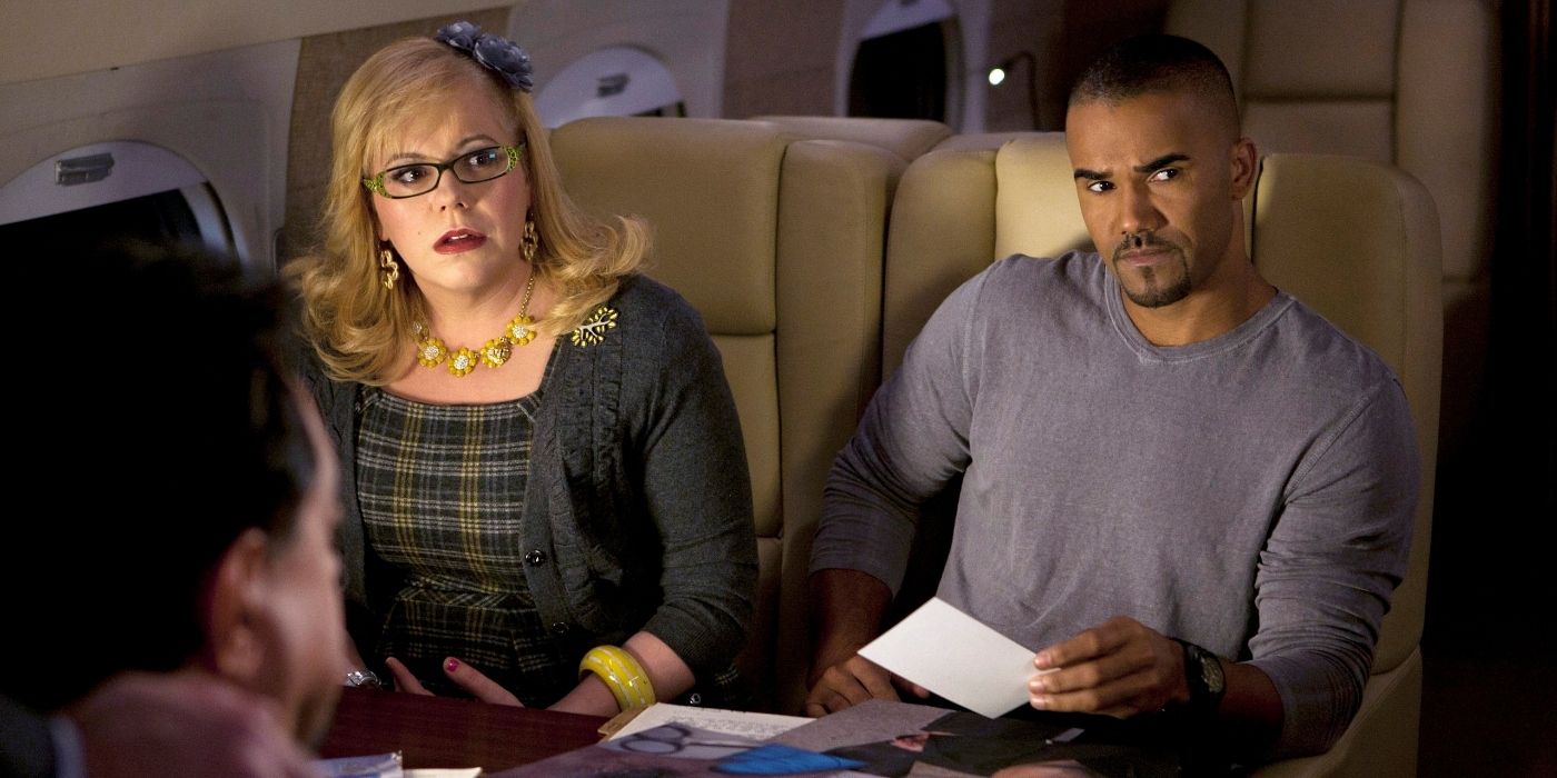 Kirsten Vangsness and Shemar Moore sitting on the BAU's private plane in Criminal Minds Season 6