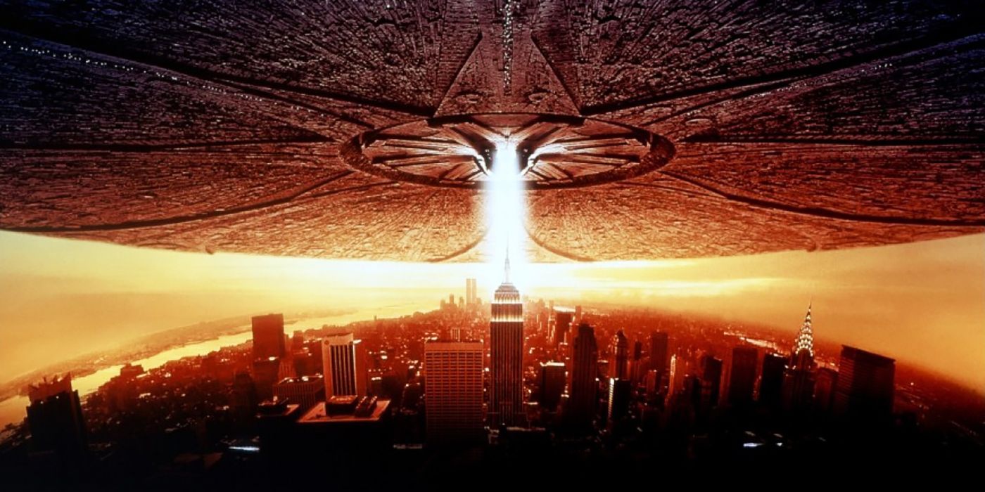 A flying saucer attacks in Independence Day