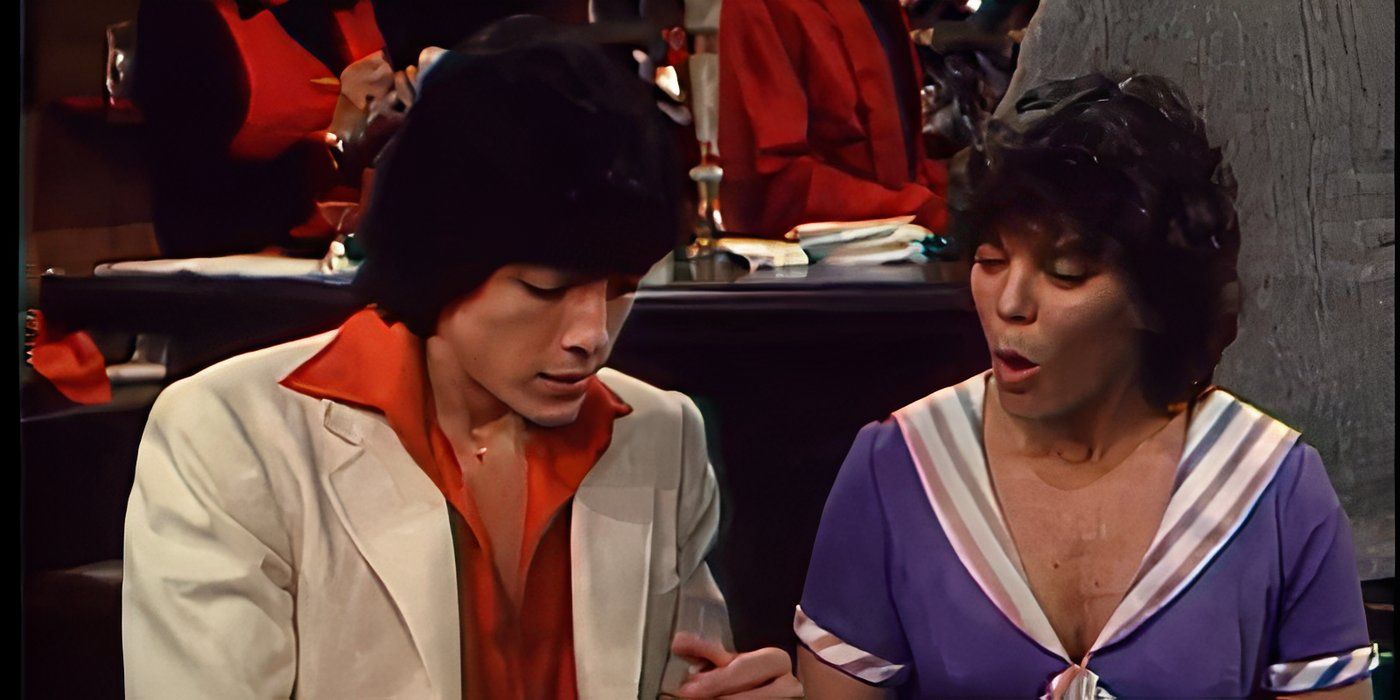 Chachi and Joanie sitting at a table in a restaurant in Joanie Loves Chachi.