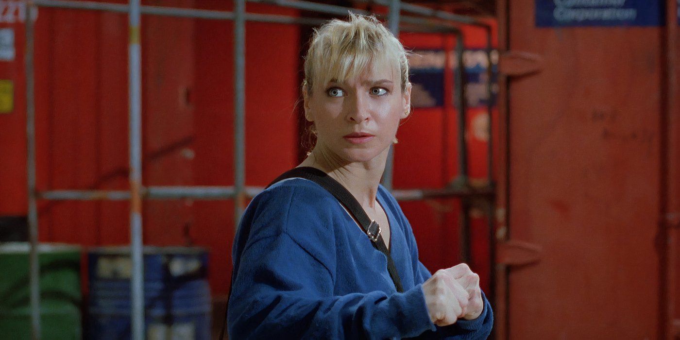 Cynthia Rothrock takes a fighting stance in Lady Reporter.