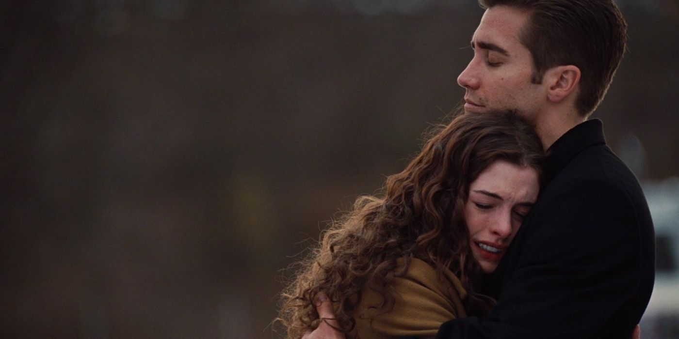 Anne Hathaway and Jake Gyllenhaal hugging in Love & Other Drugs