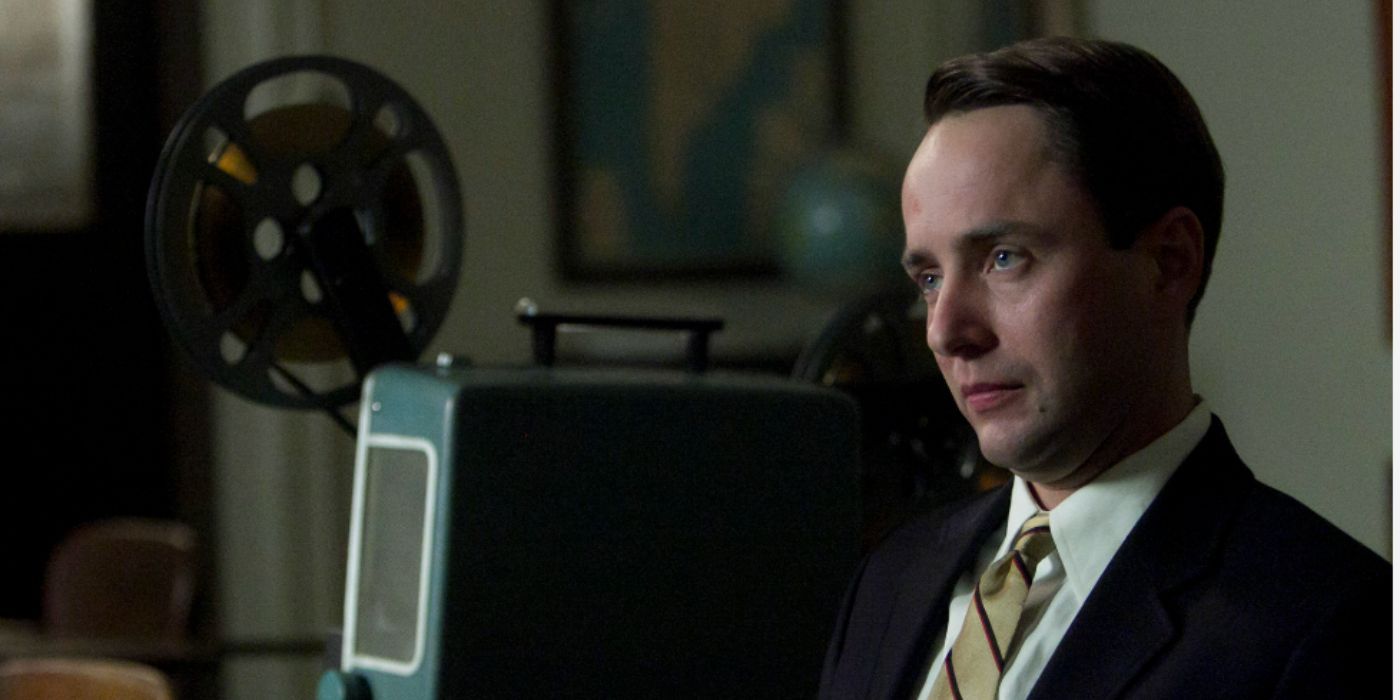 Vincent Kartheiser as Pete Campbell sitting in drivers ed class watching the screen in &lsquo;Mad Men&rsquo;