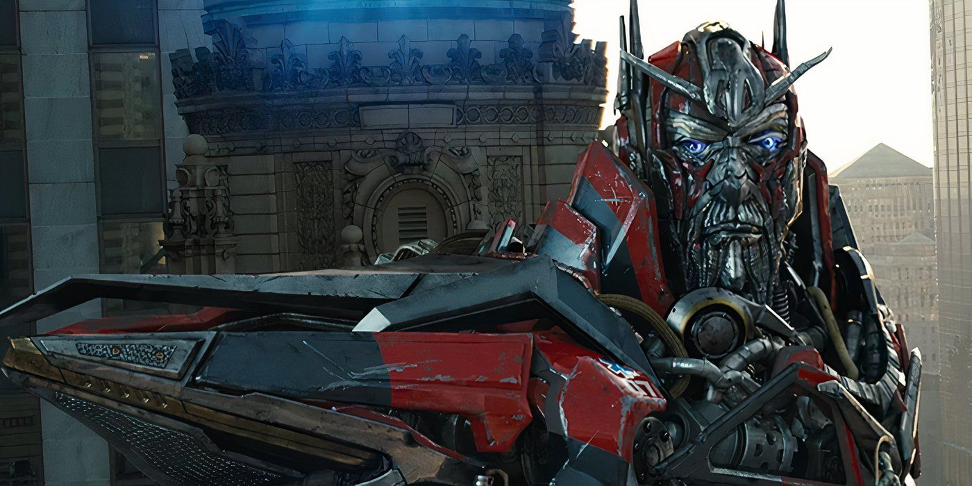 Sentinel Prime standing atop an NYC building in Transformers: Dark of the Moon