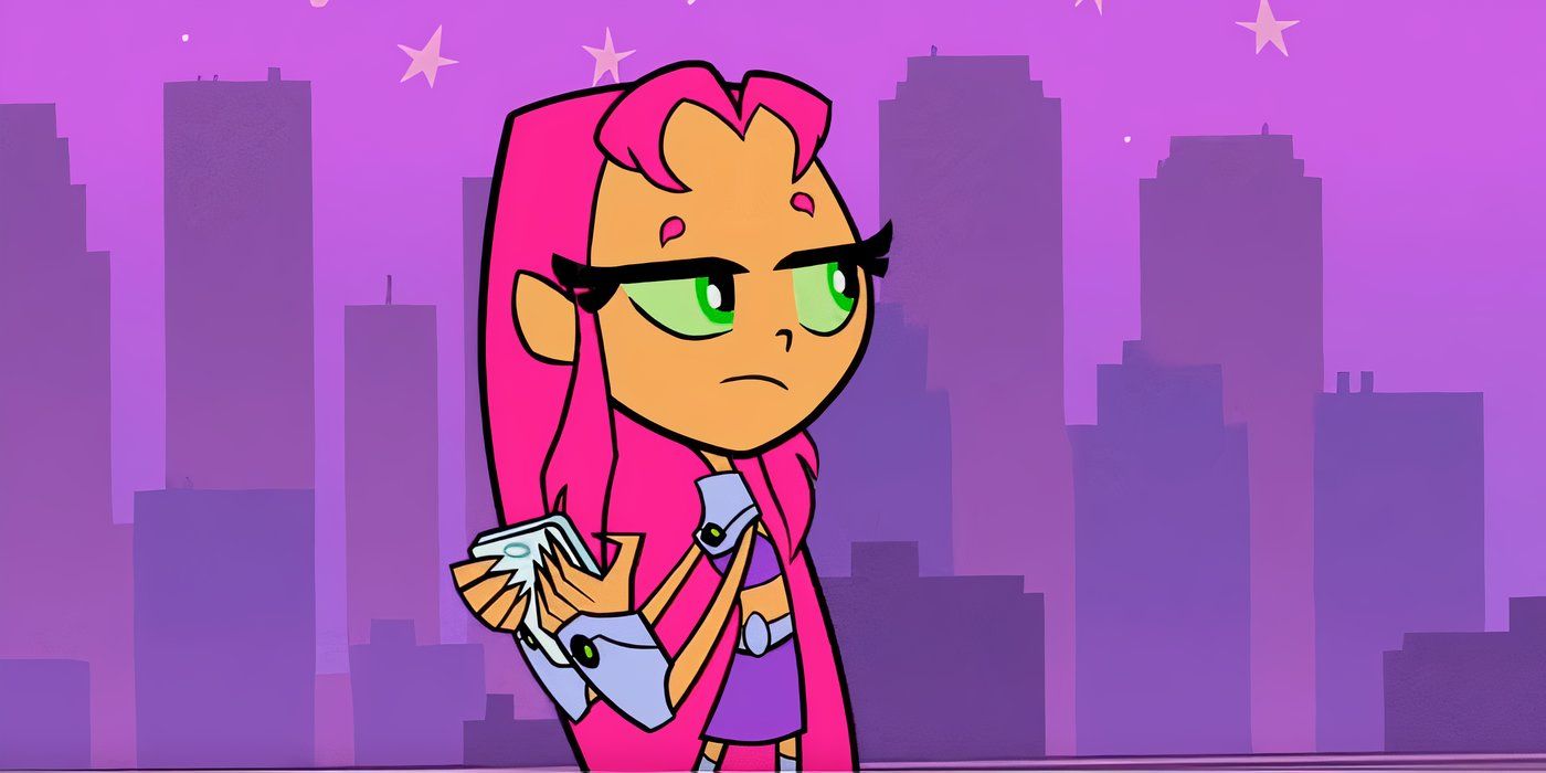 Starfire sassily texting on her phone in Teen Titans GO!