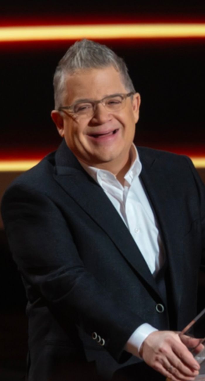 Imagen promocional del programa de televisión 1 Percent Club 2024 Patton Oswalt