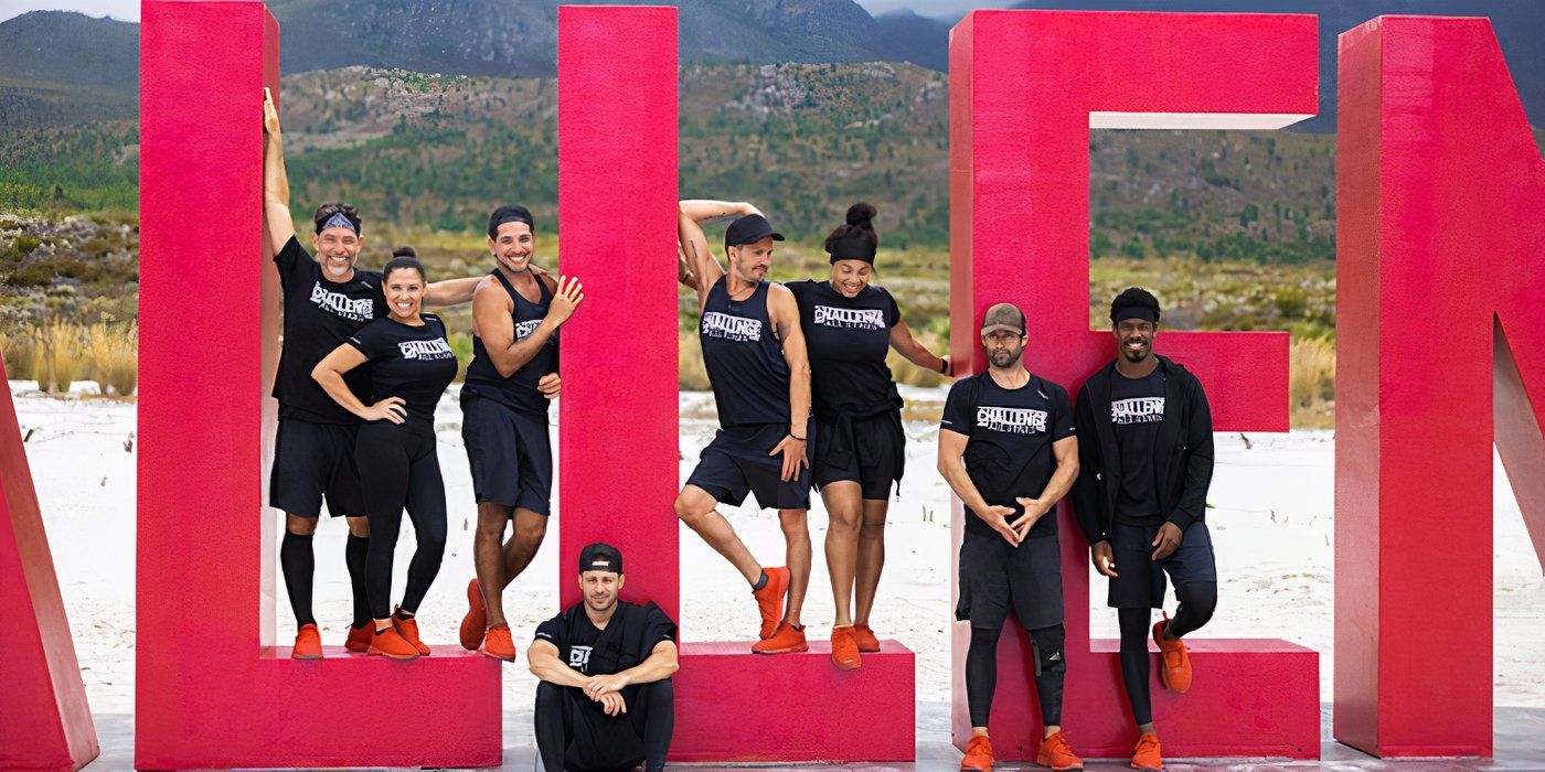 The cast poses on 'The Challenge: All Stars 4.'