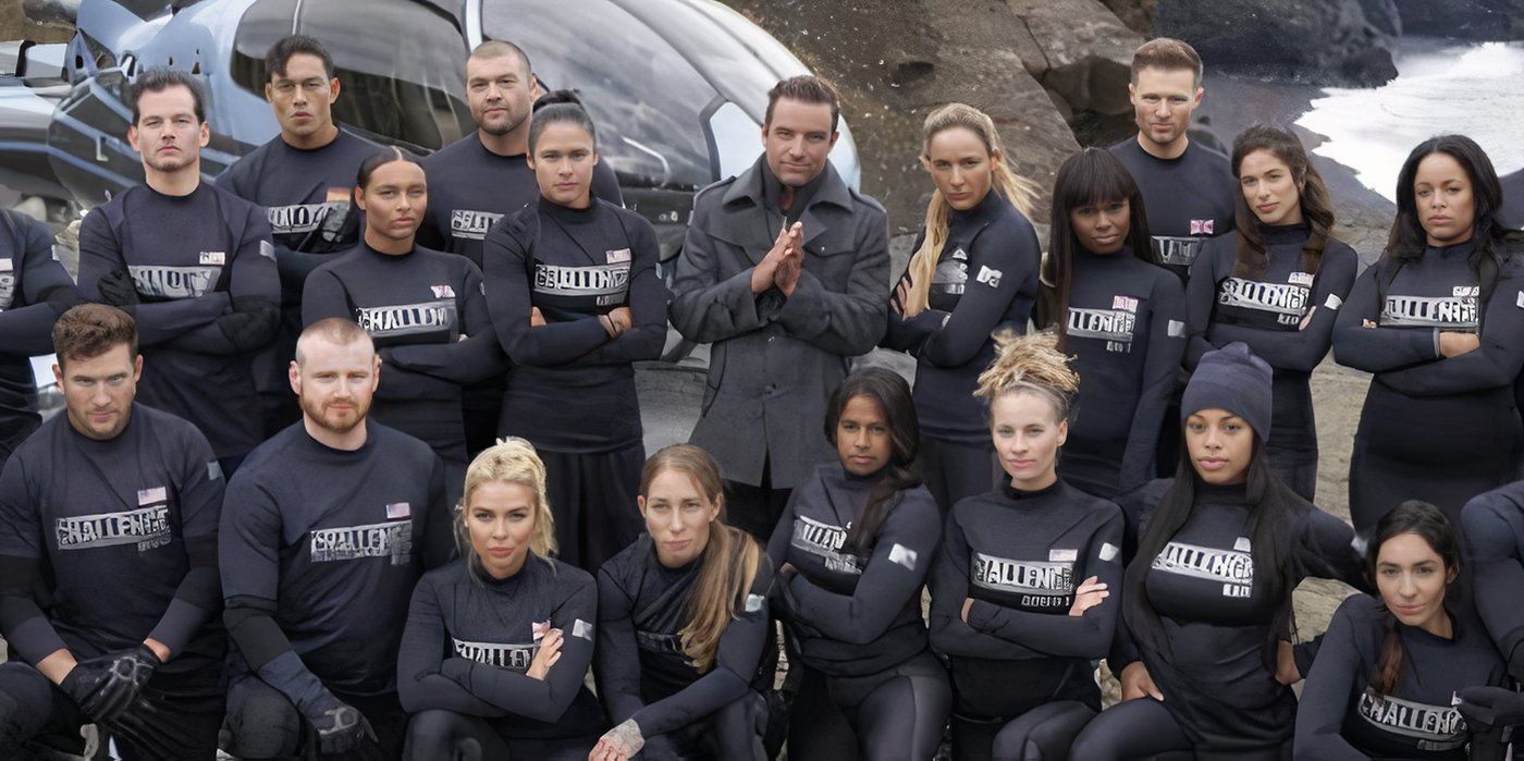 Host TJ Lavin poses with the cast of 'The Challenge: Double Agents'
