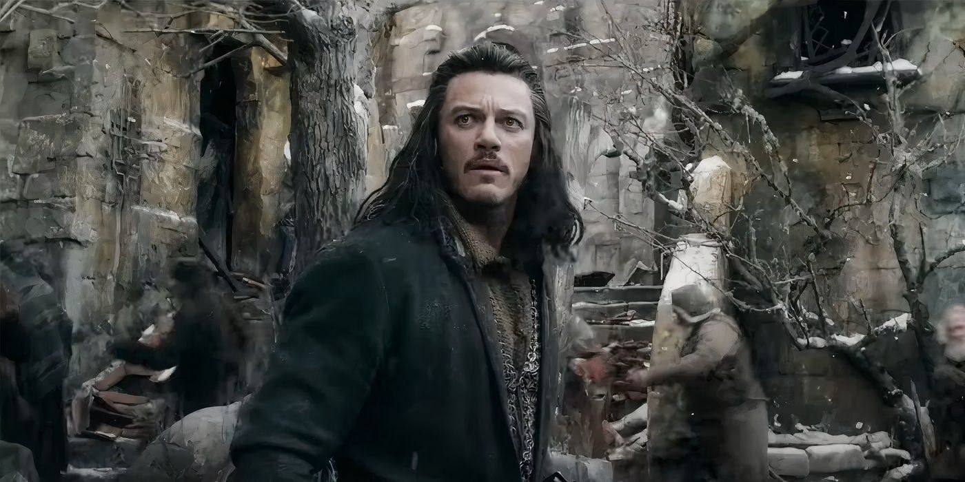 Bard in the ruins of Dale looking to the distance with a confused expression in The Hobbit: The Battle of the Five Armies.