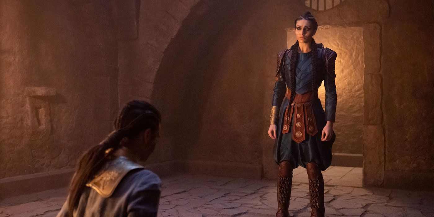 Madeleine Madden and Xelia Mendes-Jones in The Wheel of Time