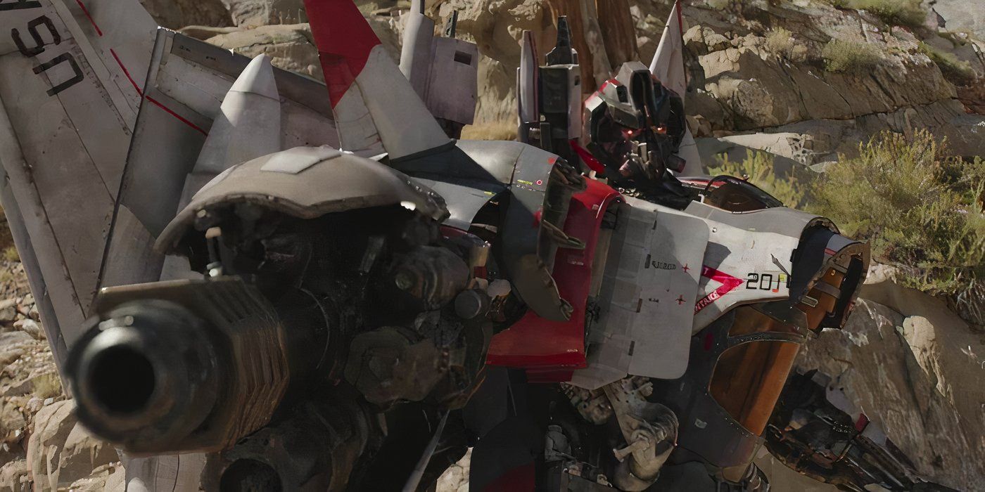 Blitzwing aiming his blaster in Bumblebee