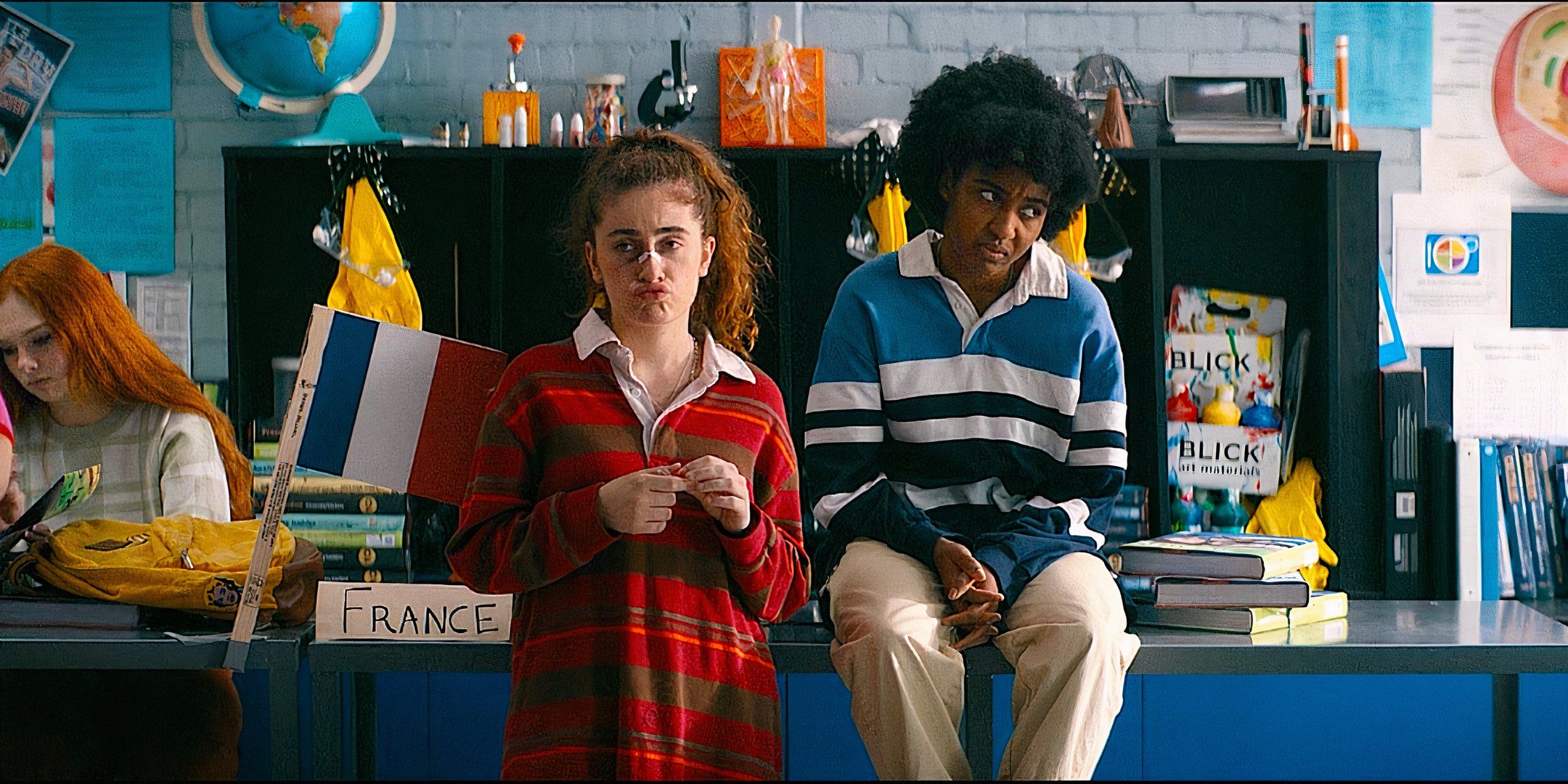 PJ (Rachel Sennott) and Josie (Ayo Edebiri) in Bottoms (2023)