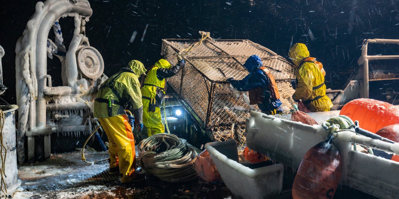 The crew of the Wizard pulling in a net on 'Deadliest Catch' Season 20