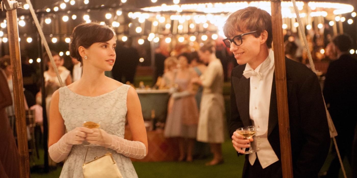 Jane and Stephen Hawking talking at a party in The Theory of Everything 