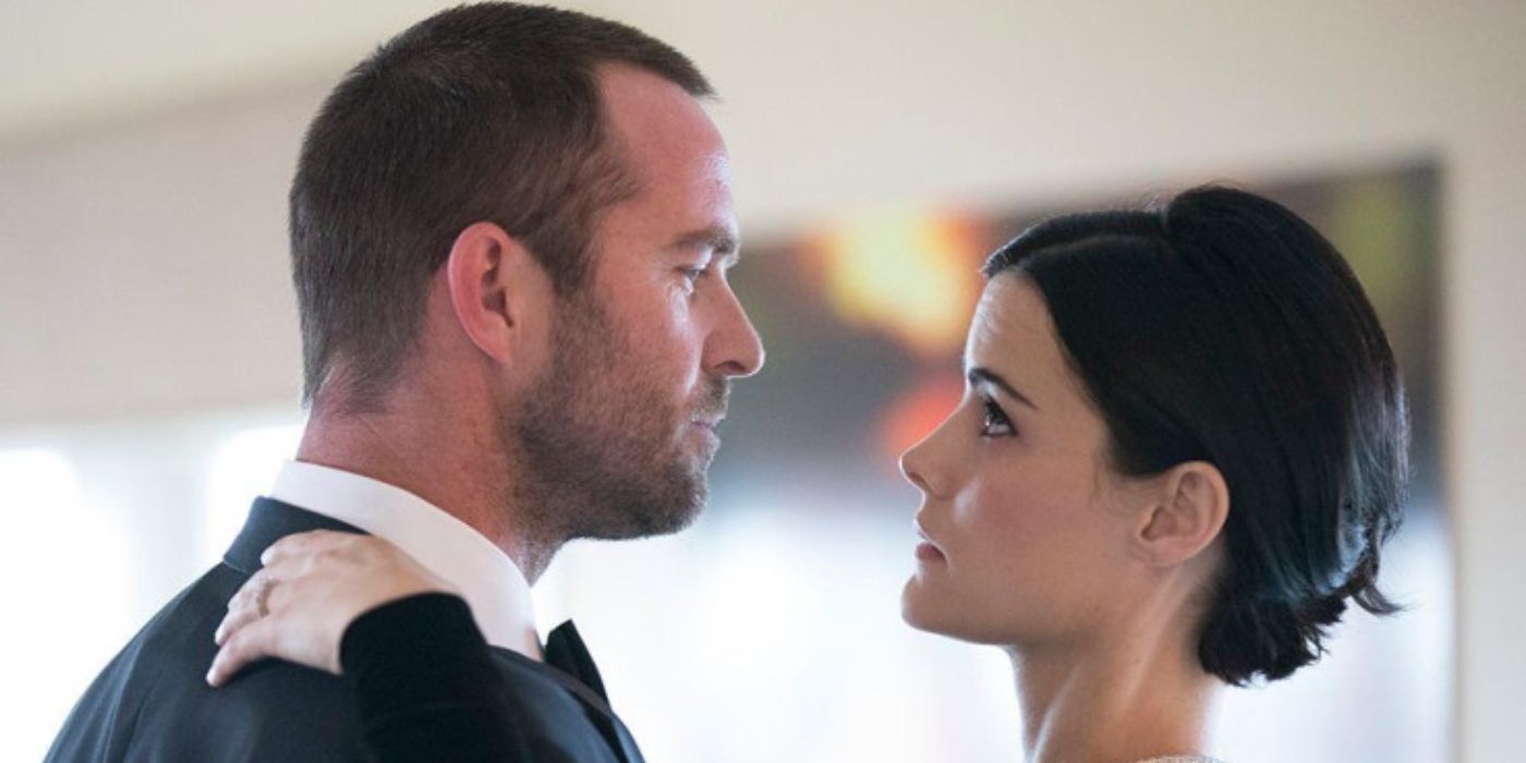 Weller and Jane staring into each other&rsquo;s eyes lovingly as they share a dance.