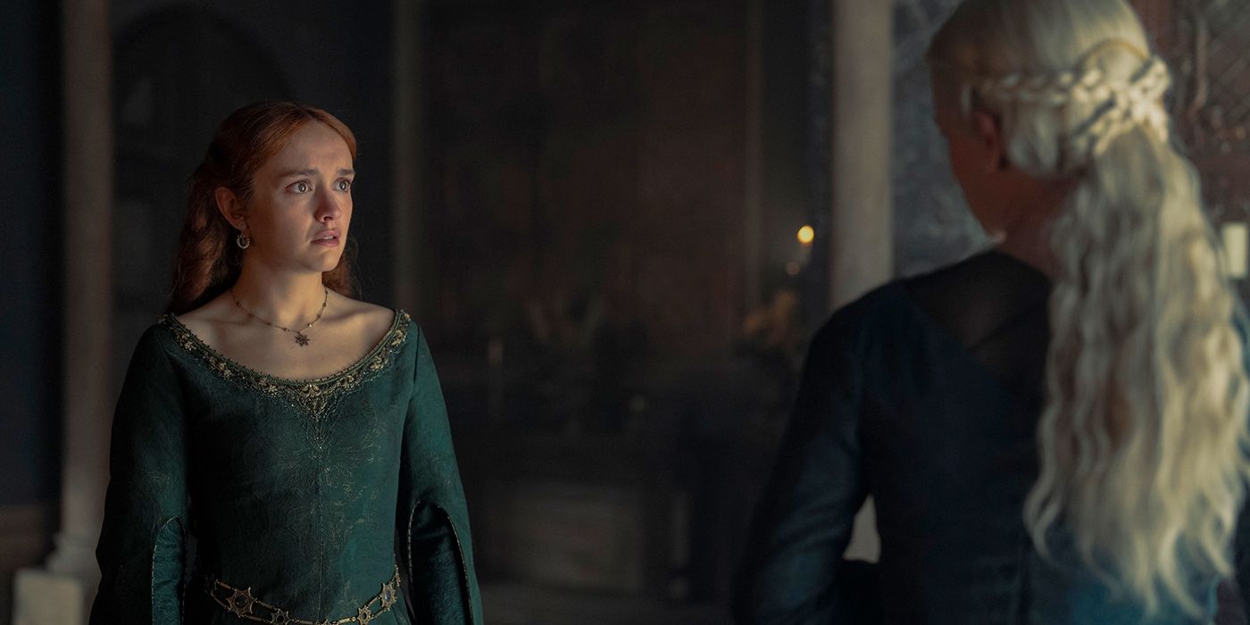 Olivia Cooke as Alicent speaking to Phia Saban as Helaena in her room in House of the Dragon Season 2 Episode 3