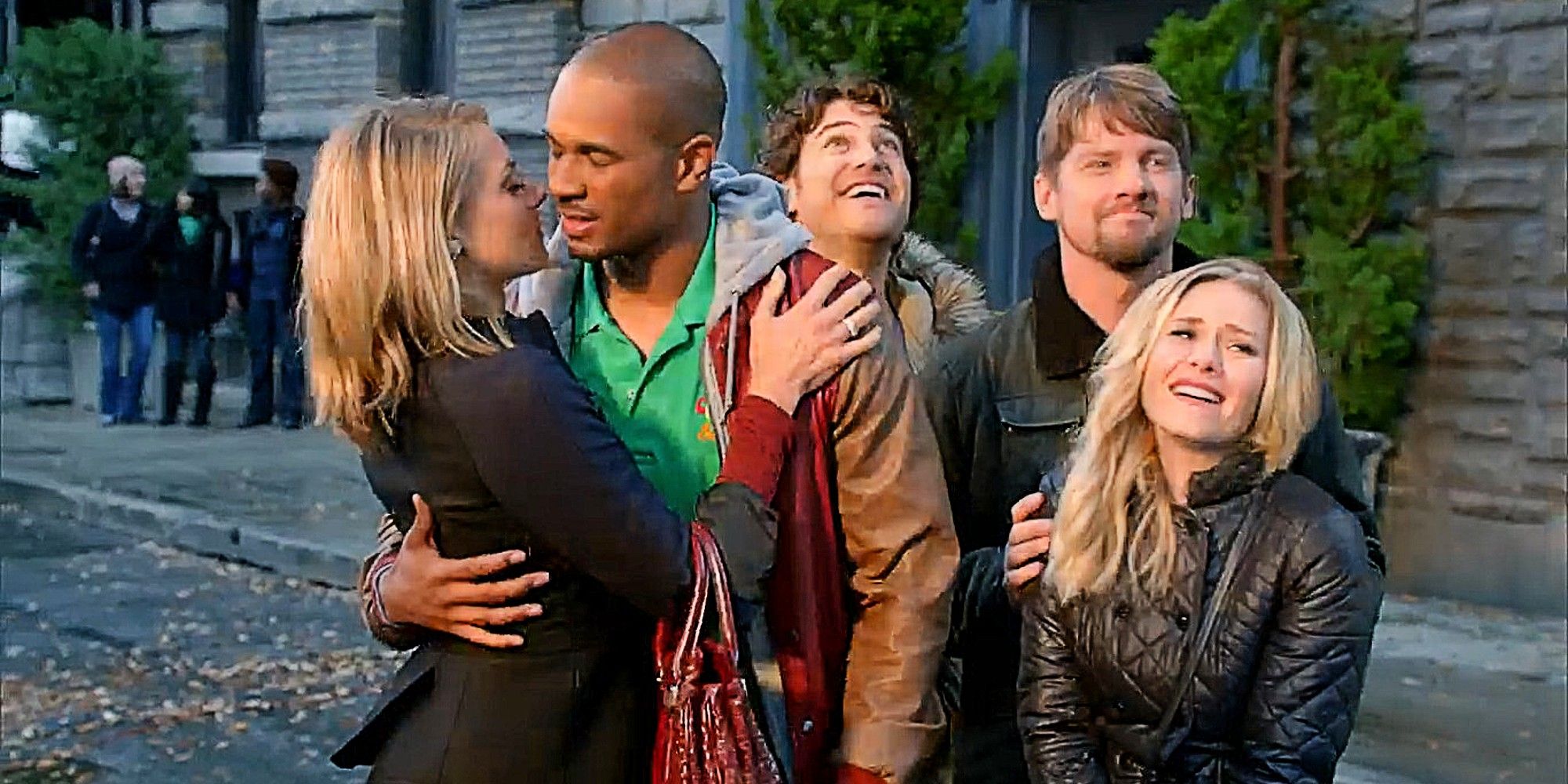 Brad, Jane, Max, Dave et Alex dans Happy Endings