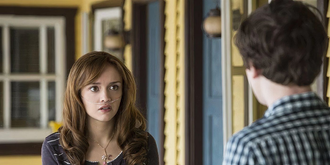 Olivia Cooke and Freddie Highmore as Emma Decody and Norman Bates in Bates Motel