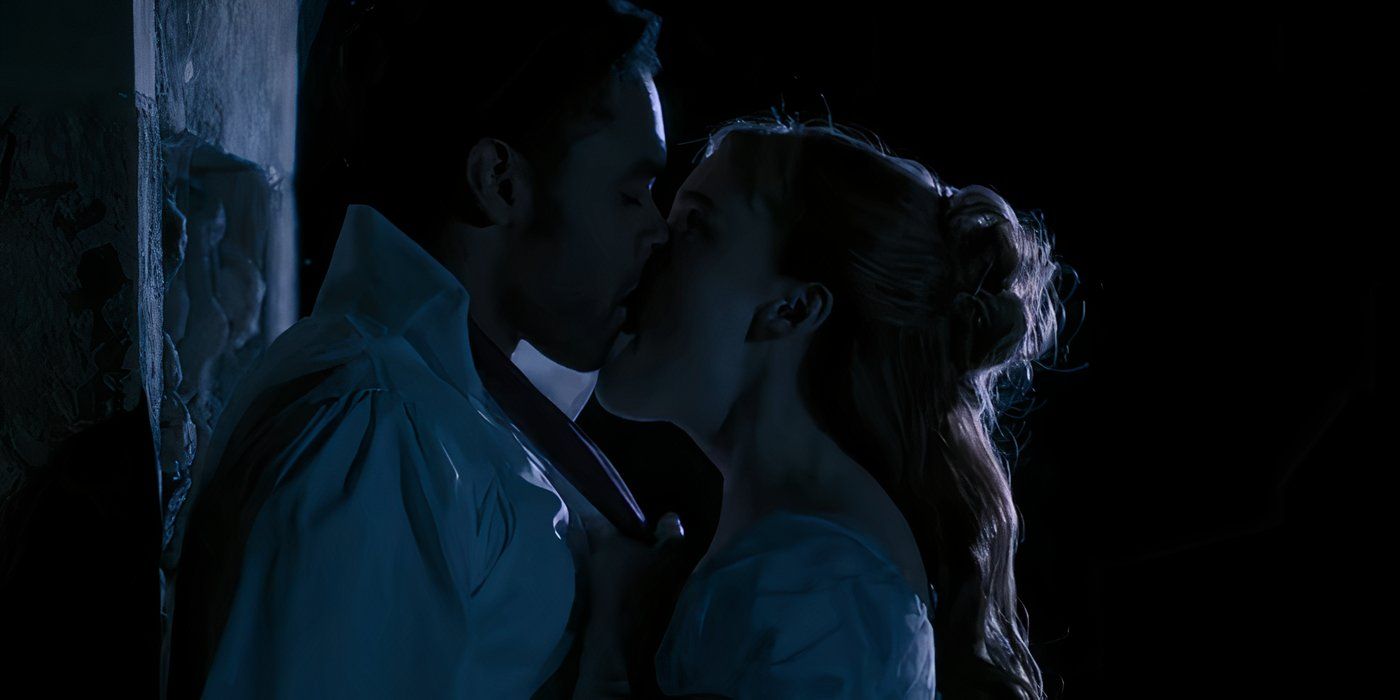 Phoebe Dynevor and Regé Jean Page, kissing each other, in Episode 6 Season 1 Bridgerton