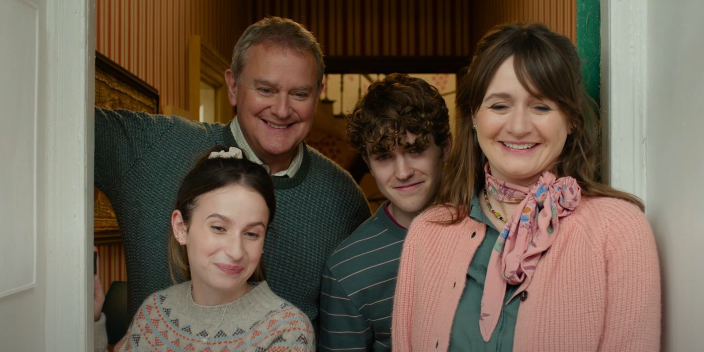 Hugh Bonneville, Emily Mortimer, Madeleine Harris, and Samuel Joslin smiling as the Brown Family in Paddington in Peru.