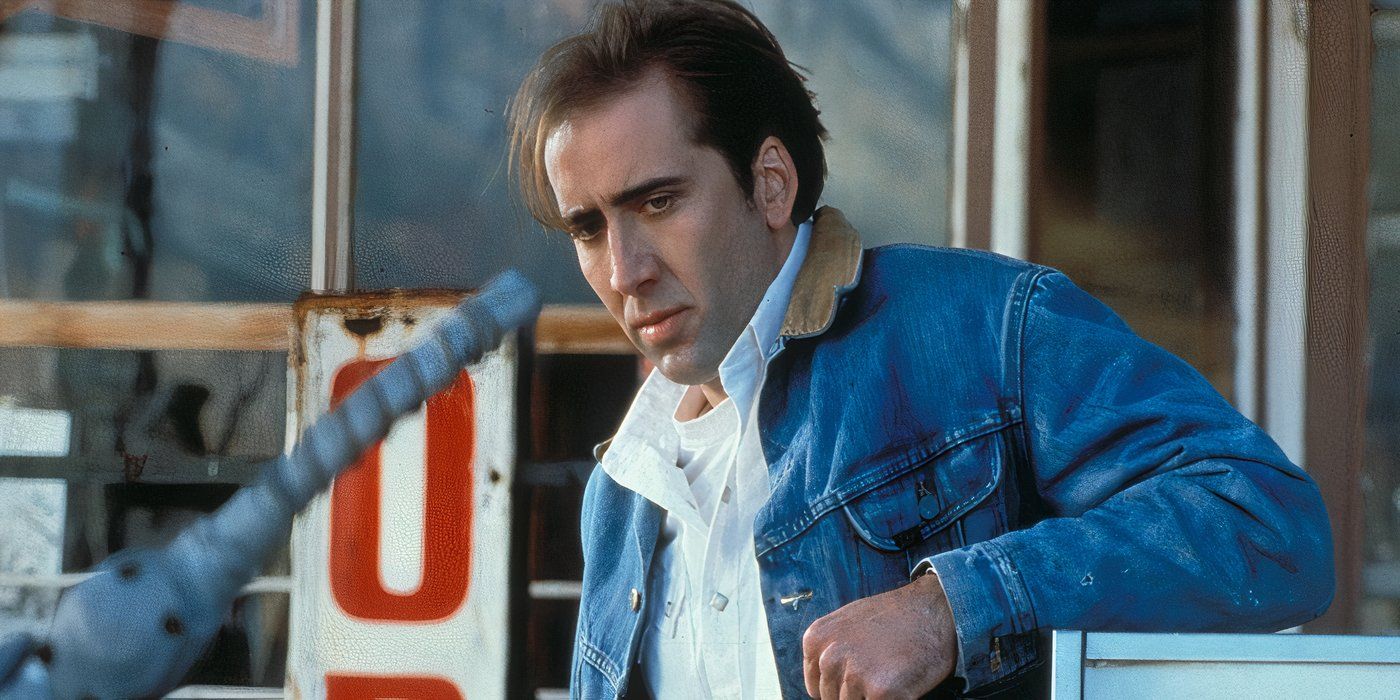 Michael (Nicolas Cage) de pie en Red Rock West