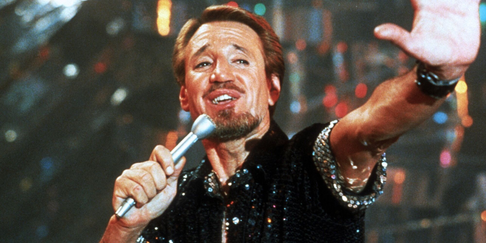 Roy Scheider as Joe Gideon sings on stage in All That Jazz (1979)