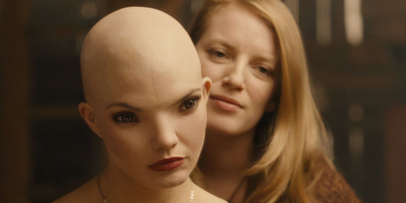 Sarah Polley as Elsa and Delphine Chanéac as Dren in Splice