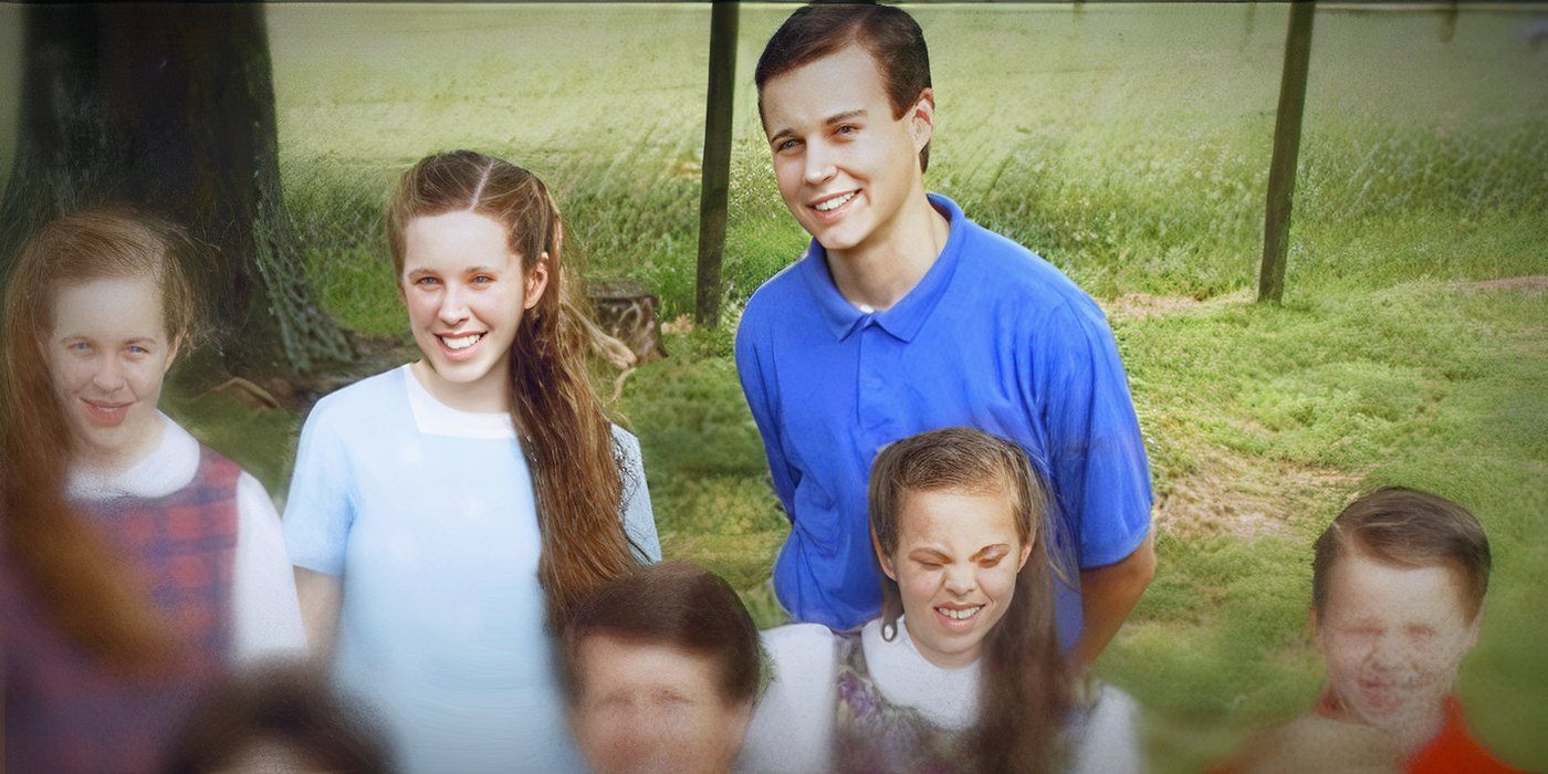 Young Josh Duggar surrounded by his siblings standing on the grass