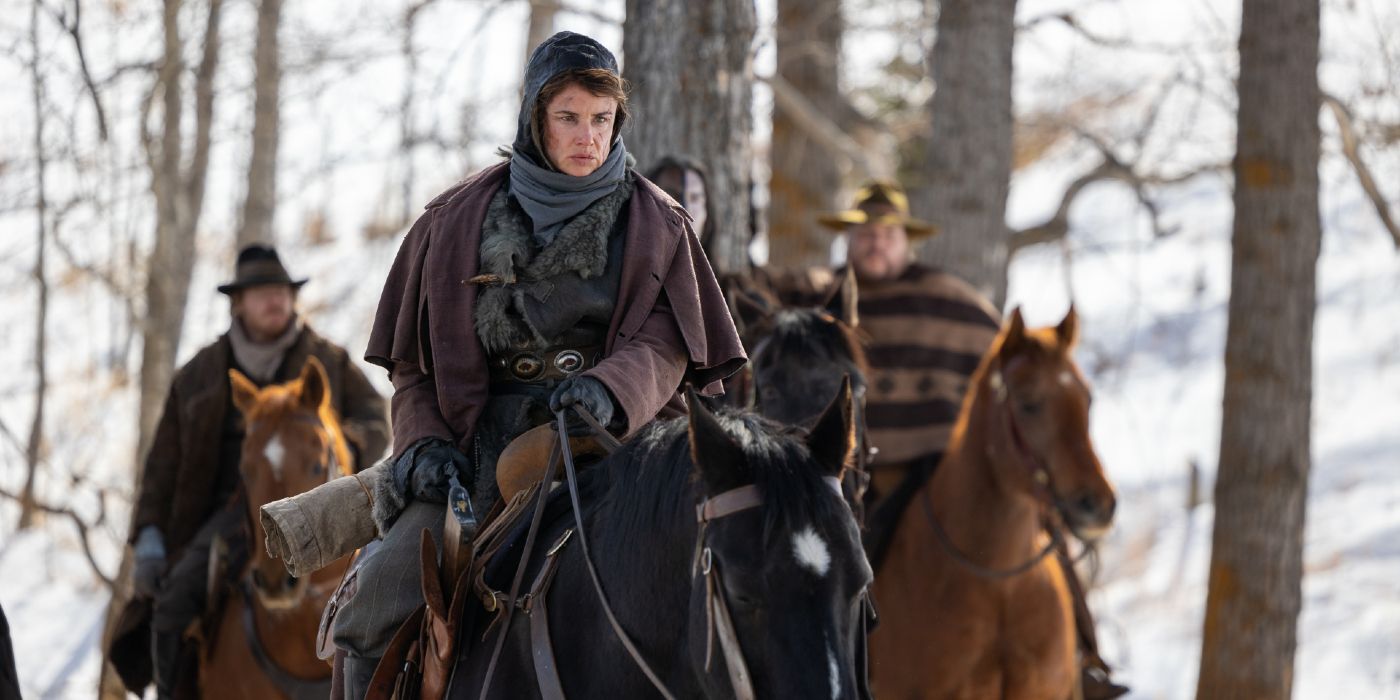 Juliette Lewis and her gang traveling on horseback in The Thicket