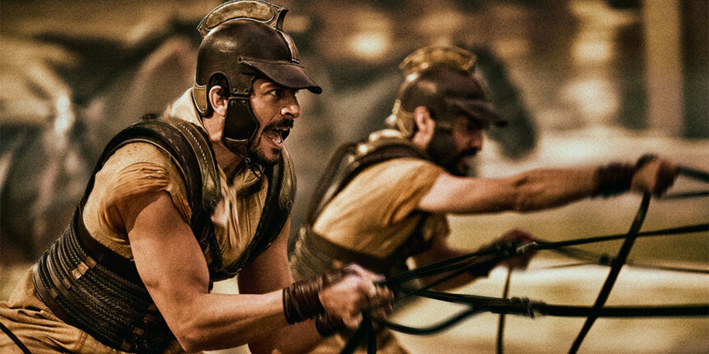 Close-up still of Dimitri Leonidas and Eneko Sagardoy as gladiators chariot racing 