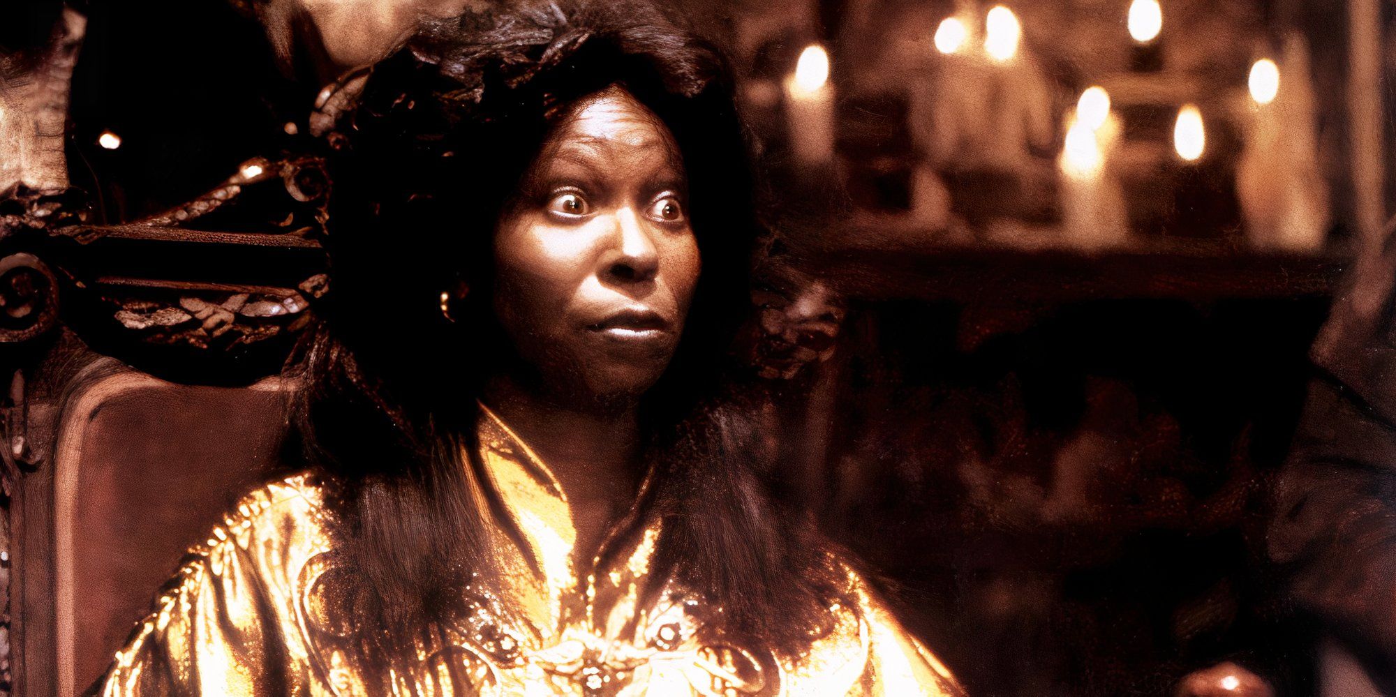 Whoopi Goldberg, quien interpreta a Oda en Ghost, parece asustada.