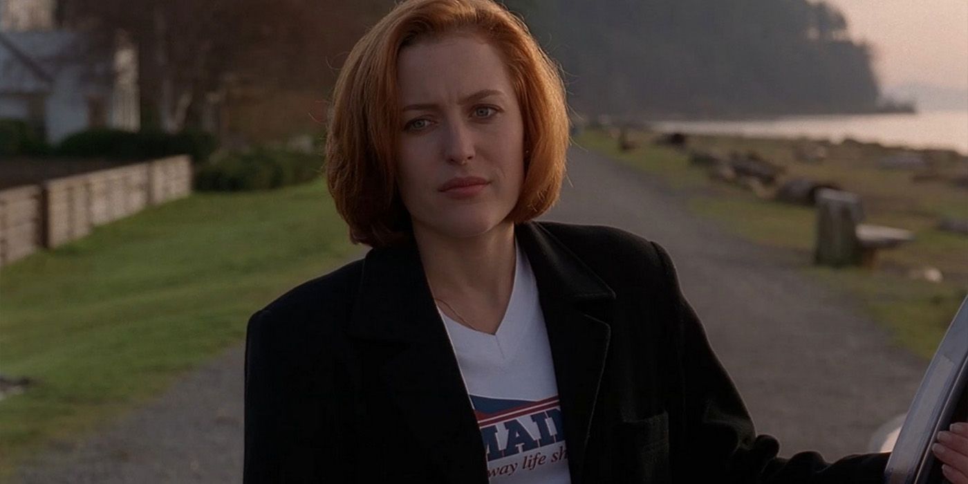 Dana Scully (Gillian Anderson) gets out of the car in Maine in 'The X-Files' episode "Chinga."