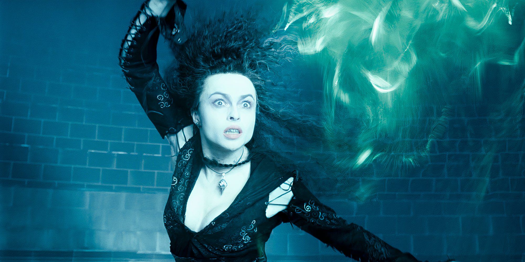 Bellatrix Lestrange (Helena Bonham Carter) en duelo en Harry Potter y la Orden del Fénix