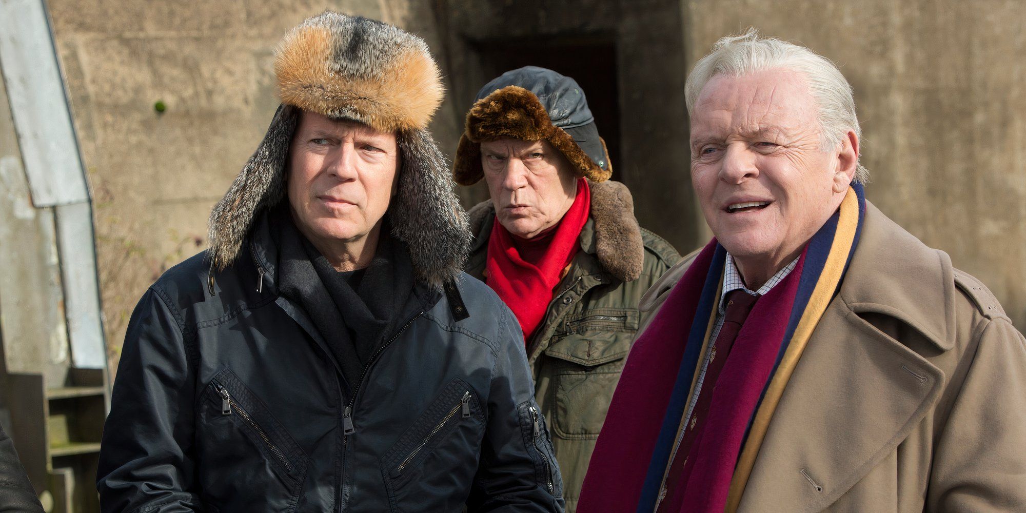 Frank Moses (Bruce Willis) and Dr Bailey (Anthony Hopkins) wandering around Russia in Red 2