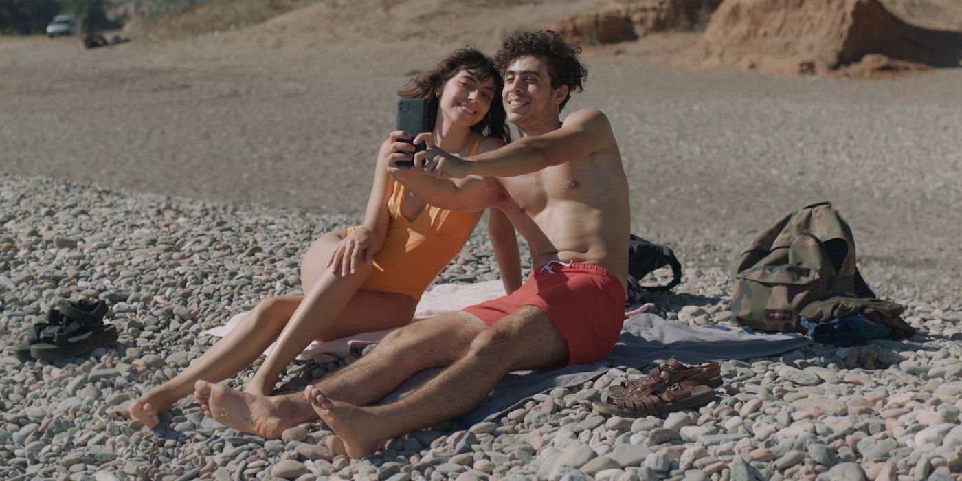 Youness Beyej and Oumaima Barid in Cabo Negro Movie