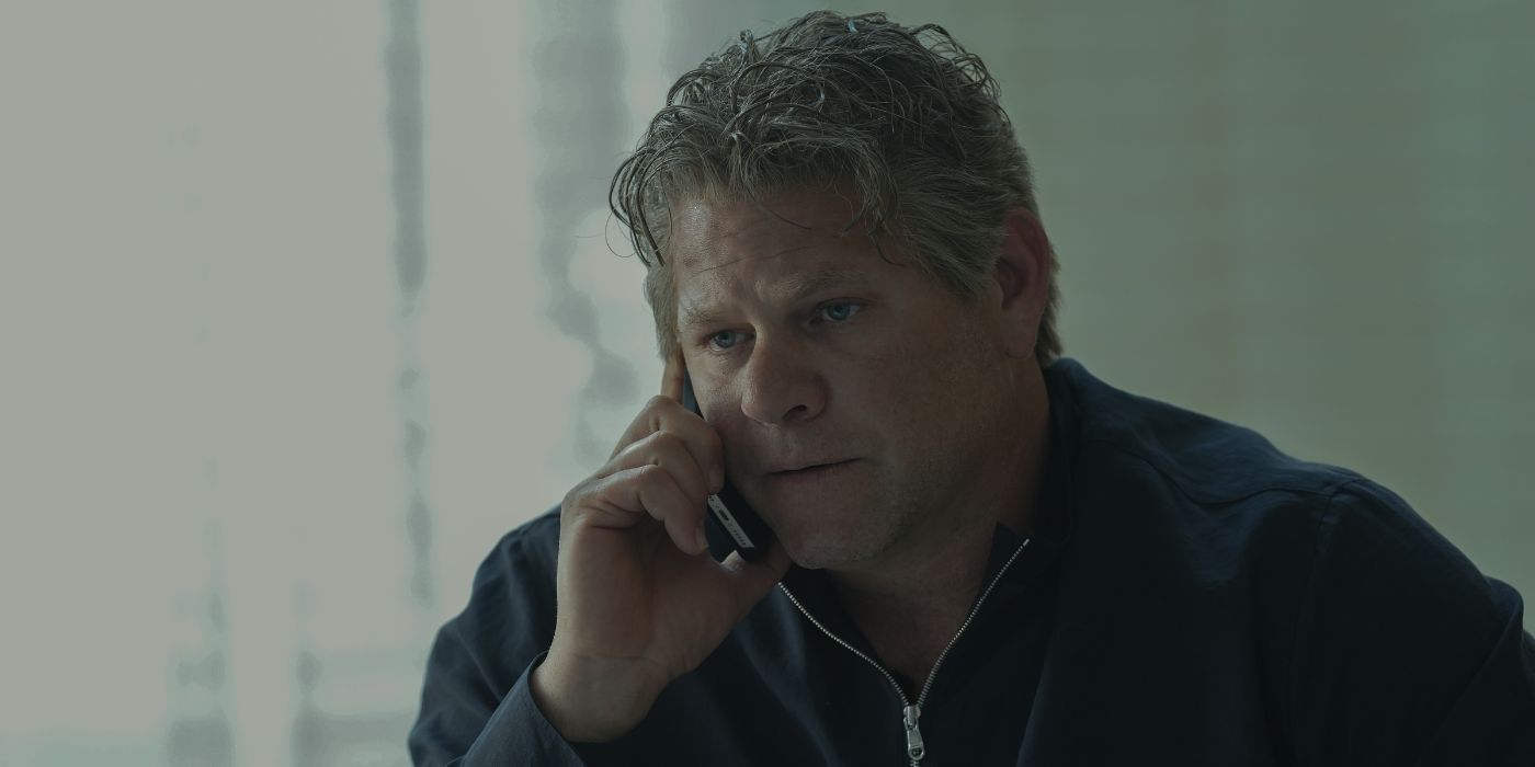 Domenick Lombardozzi on the phone as Chickie in Tulsa King Season 1, Episode 3.