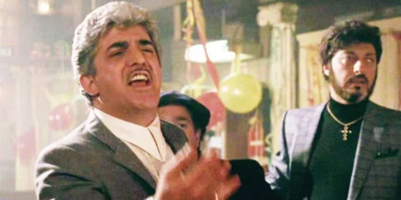 Billy Batts makes fun of Tommy at a bar in 'Goodfellas.'