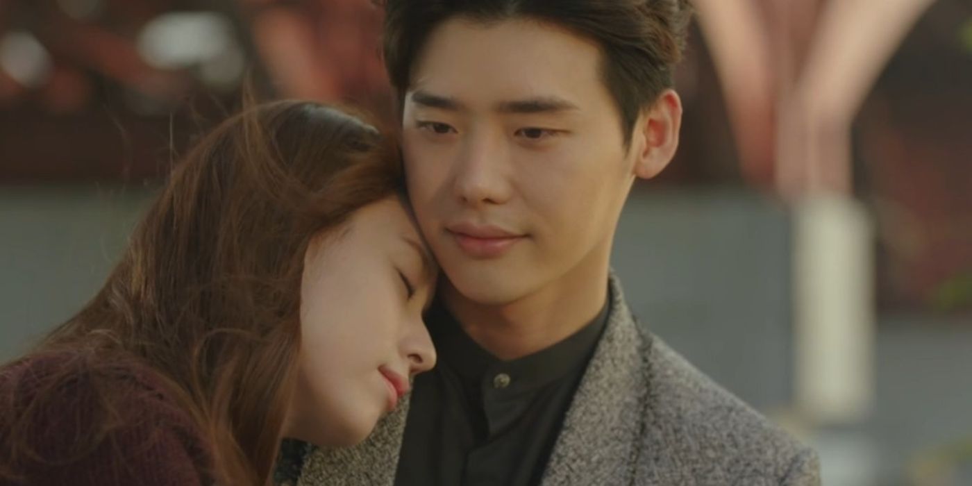 Han Hyo-joo laying her head on Lee Jong-suk's shoulder in W Two Worlds