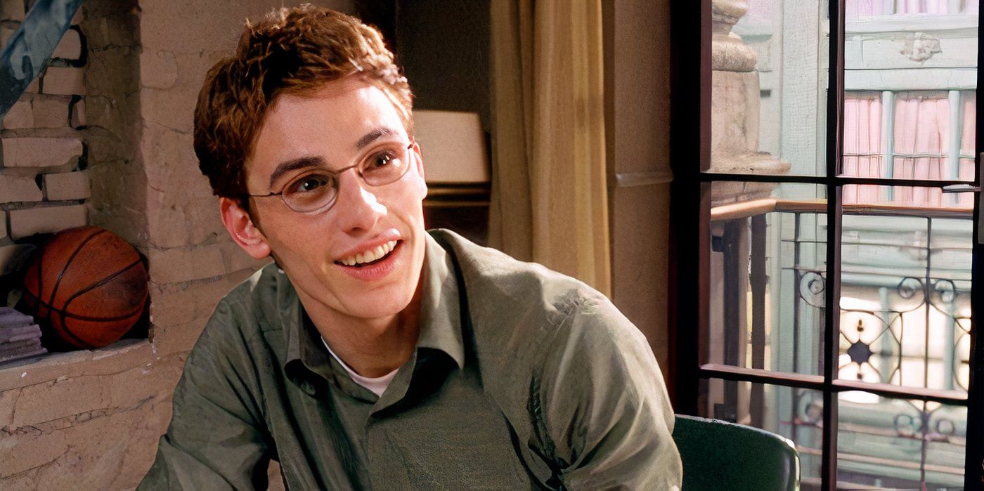 Harry Osborn smiling with glasses in Spider-Man