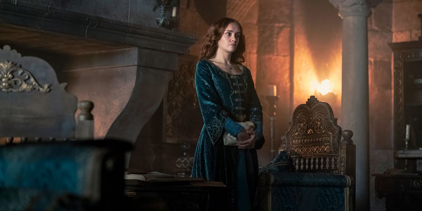 Olivia Cooke as Alicent holding a stone to her stomach in House of the Dragon Season 2 Episode 4