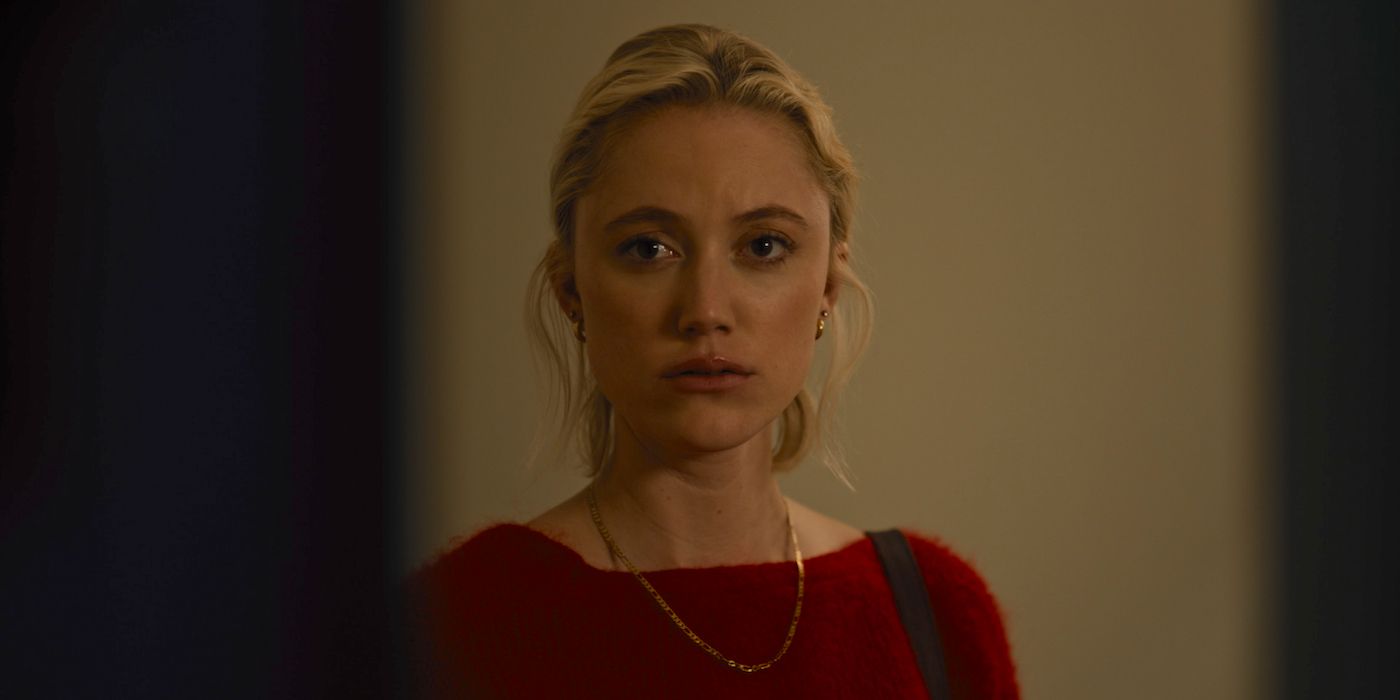 Maika Monroe as Julia in Watcher