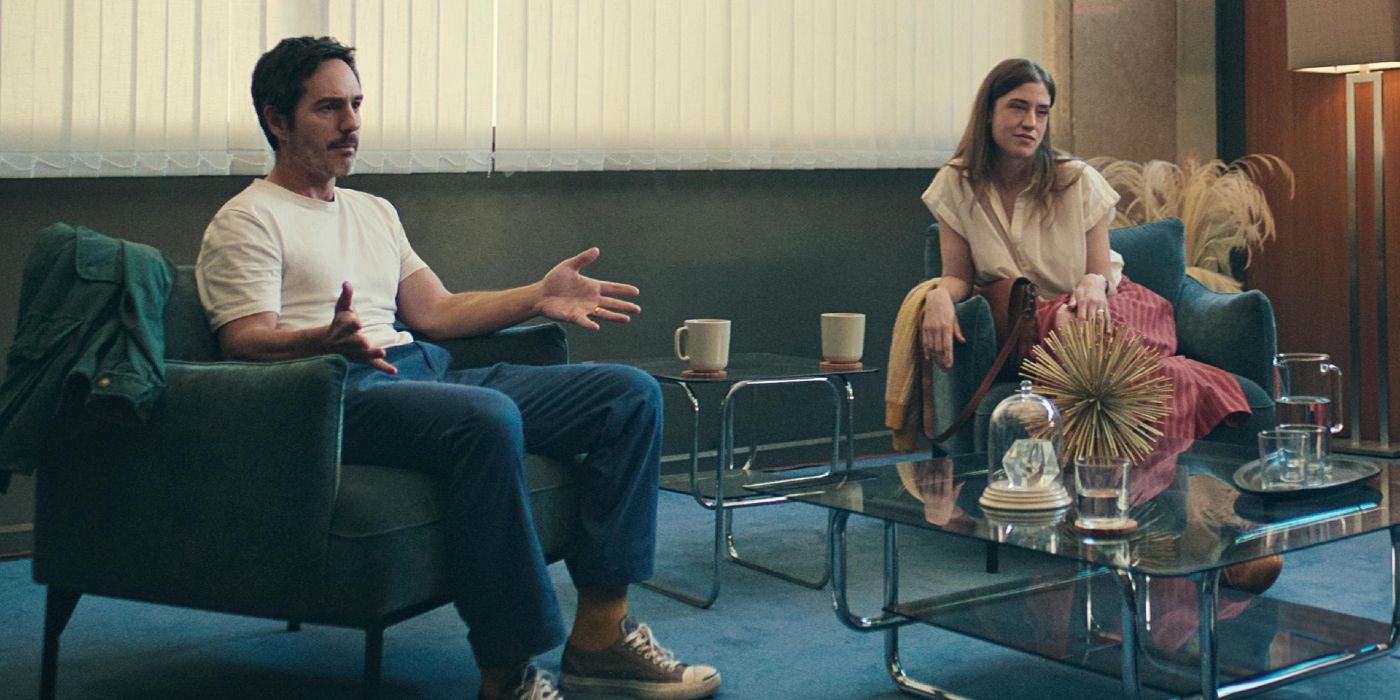 Mauricio Ochmann and Tato Alexander sitting in couple&rsquo;s therapy in Non Negotiable.