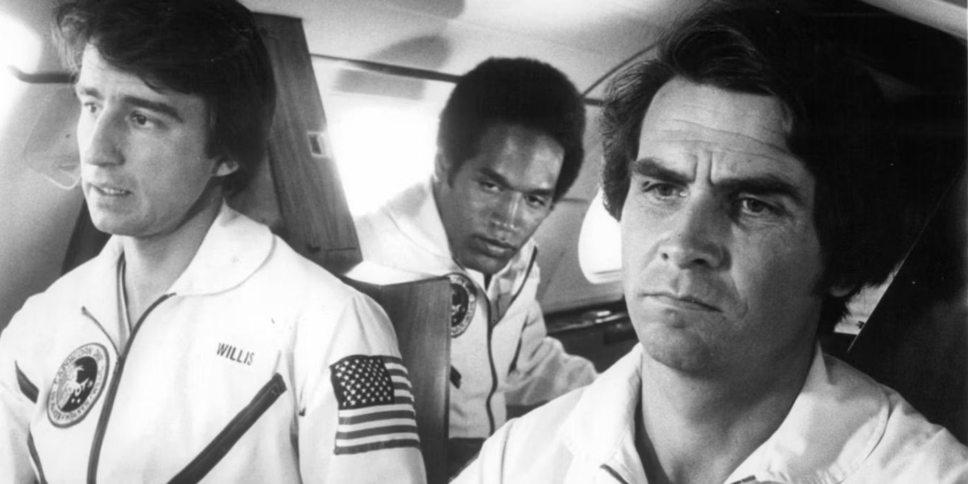 Sam Waterston, James Brolin, and OJ Simpson together in a rocket ship in 'Capricorn One' (1977)