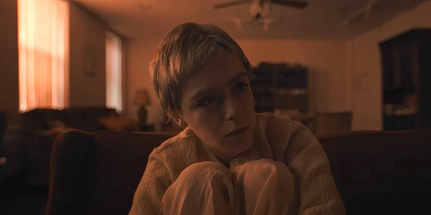Carrie Anne (Kiernan Shipka) is the only survivor of the killer in Longlegs (2024).