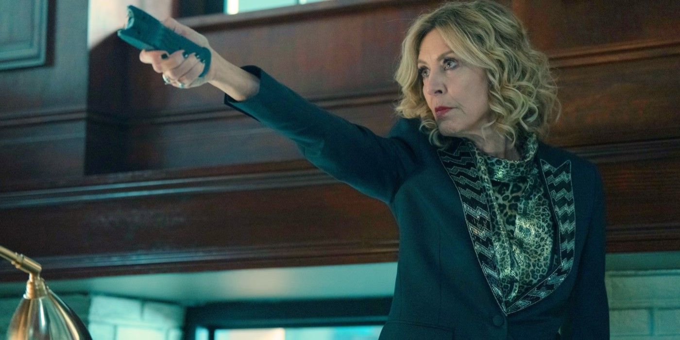 La desafiante Sheryl (Christine Lahti) está lista con una pistola paralizante en “Evil”, temporada 4, episodio 10